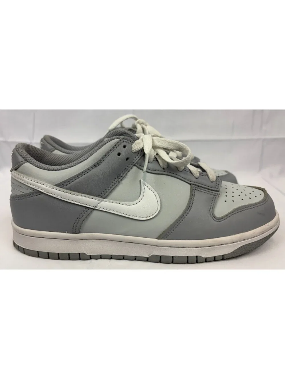 Nike Dunk Low Two-Toned Grey (GS) Size 6.5Y DH9765-001 Sneakers